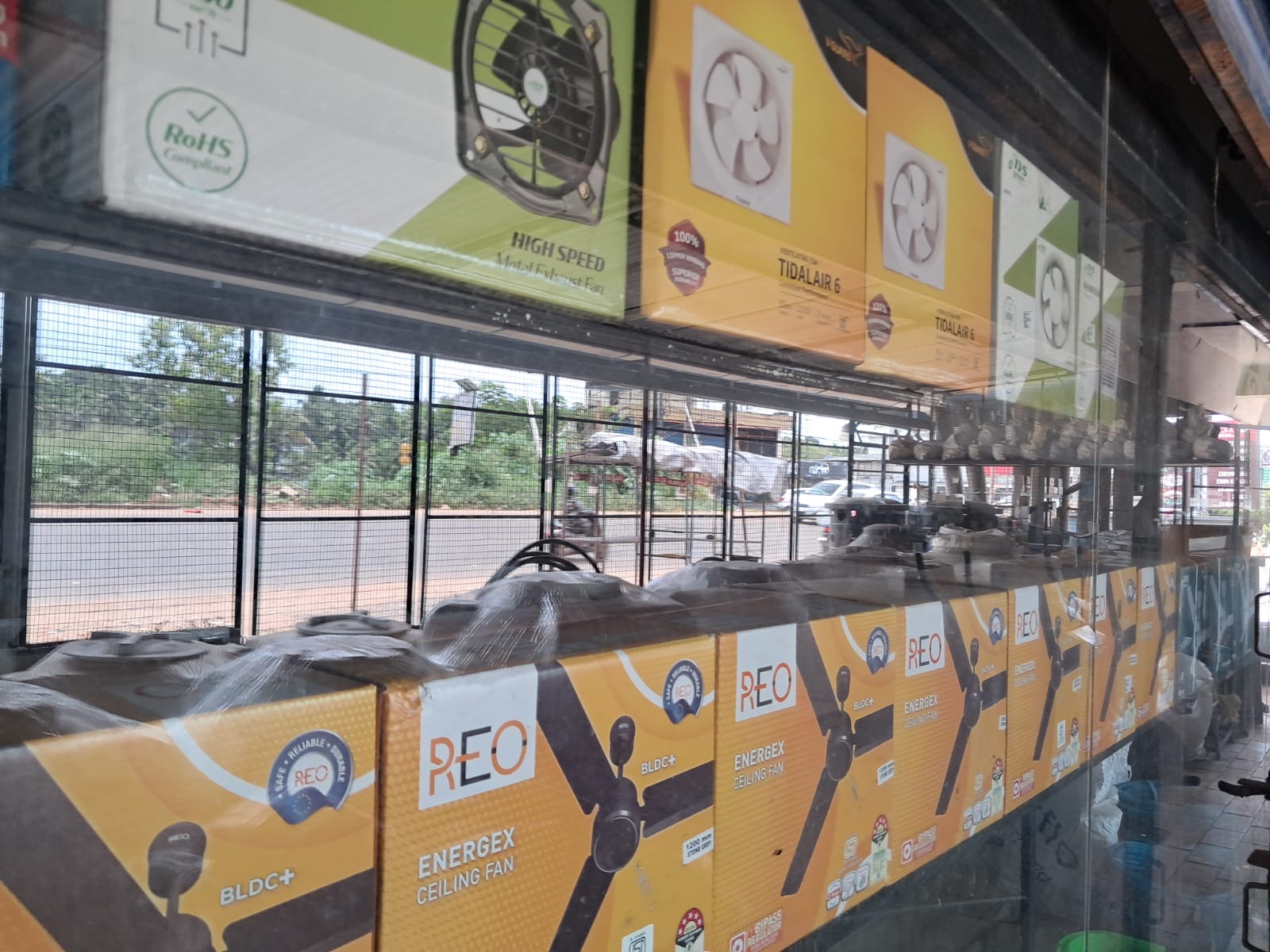 Havells Reo BLDC Energy-Saver Fans Display